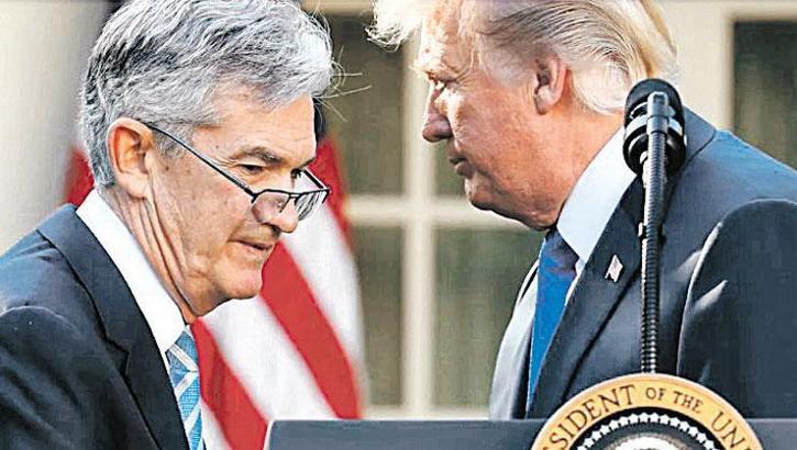 Trump'tan Fed başkanına ağır hakaret: Powell aptalın biri