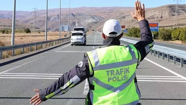 İçişleri Bakanı Yerlikaya: 498 bin 666 araca-sürücüye işlem yapıldı