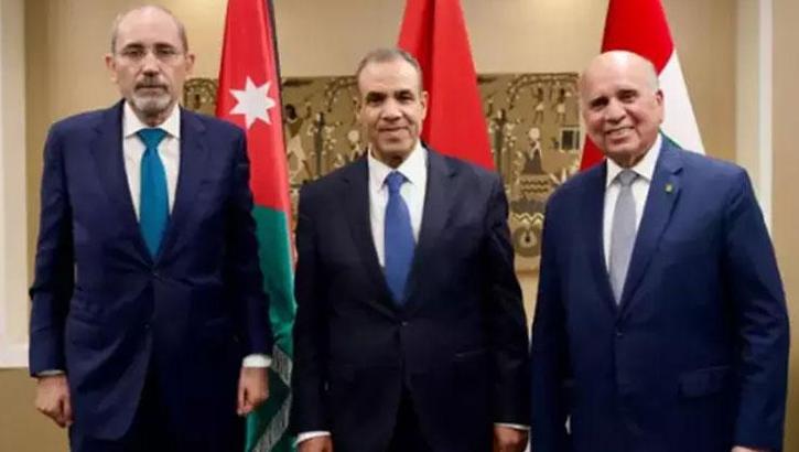 Arap Birliği Zirvesi öncesinde Irak, Mısır ve Ürdün dışişleri bakanları bir araya geldi