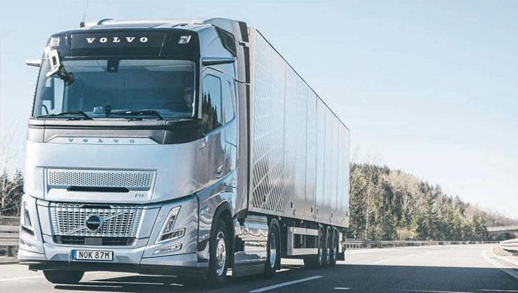 Volvo Trucks ‘hat-trick’ yaptı