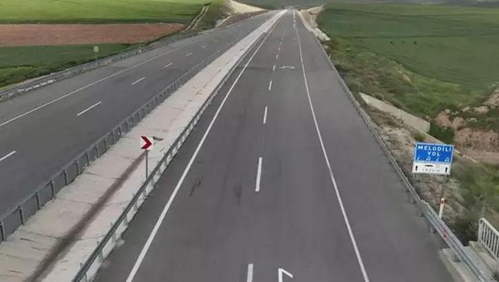 Ulaştırma Bakanlığı'ndan bir ilk! Karayollarında müzikli uyarı işareti