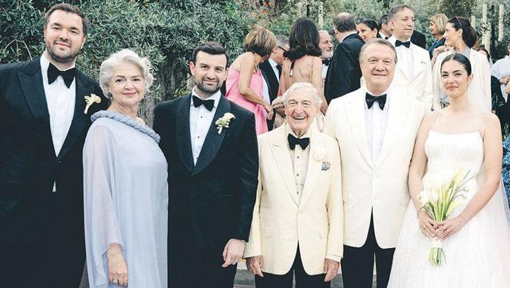 Londra'da nikah Bodrum'da düğün yaptılar!