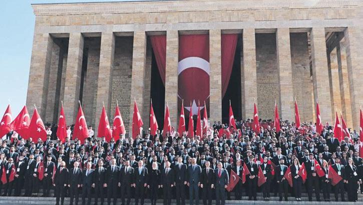 19 Mayıs’a görkemli kutlama