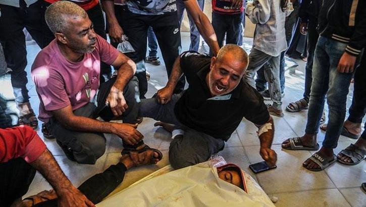 İsrail'in Gazze'ye bu sabah düzenlediği saldırıda 33'ü çocuk en az 50 Filistinli hayatını kaybetti