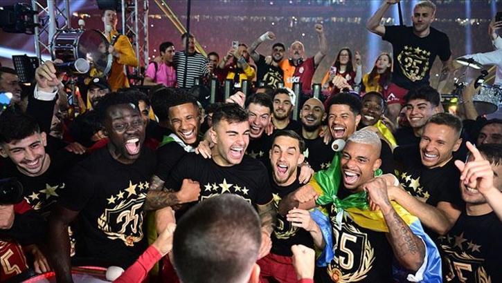 İstanbul Valiliği açıkladı: Galatasaray'ın şampiyonluk kutlamaları nedeniyle yarın bazı yollar trafiğe kapatılacak