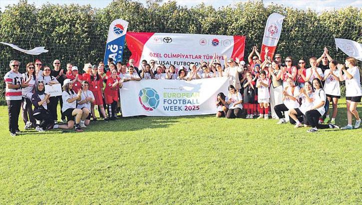 Özel sporcular futbola doydu
