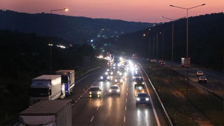 Kurban Bayramı tatili göçü başladı! Kilit noktalarda trafikte yoğunluk yaşandı