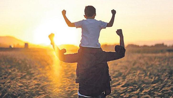 İşte babaların sevgi dili! Kelimeler değil davranışlar konuşuyor