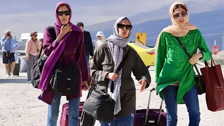 İran'a geri dönüyorlar! 'Savaştan korkmuyoruz, vatanımıza sahip çıkacağız!'