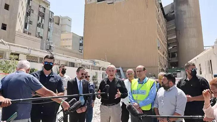 Netanyahu konuşurken bina çöktü