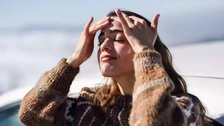 Cildinize sürmeden dışarı çıkmayın! Mikrobiyal dengeyi koruyor: Mineral filtre mi yoksa kimyasal mı?