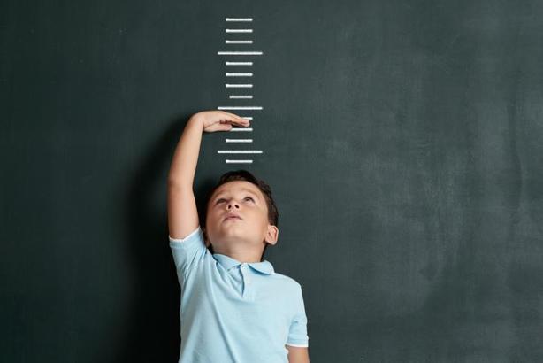 Boy kısalığı yaşamı etkiliyorsa cerrahi yöntemler gündeme gelebilir mi?