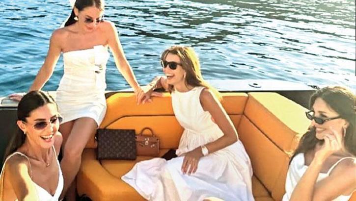 Göcek'te kız kıza tatil
