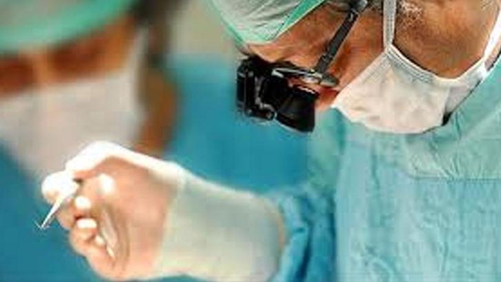 Hastasından ameliyat parası isteyen doktora gözaltı