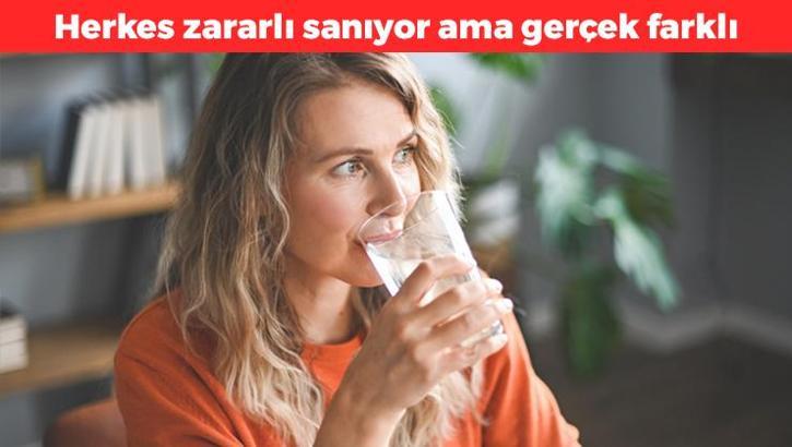 Sıcak havalarda içmeden duramıyoruz! Herkes zararlı sanıyor ama bakın gerçek neymiş: Sıcak havalarda buzlu su içmek zararlı mı?