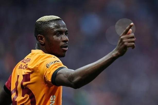 Napoli’de bir aslan var