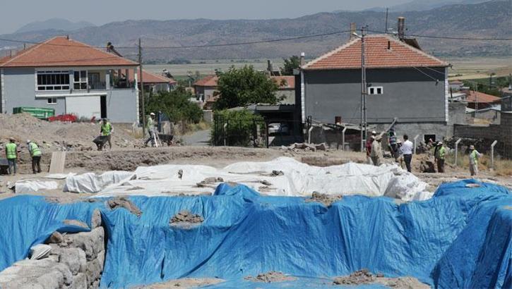 Kayseri'de 600 metrekarelik mozaik zemin ortaya çıktı! İç Anadolu'nun en büyük kazı çalışmasında yeni keşifler ortaya çıkıyor
