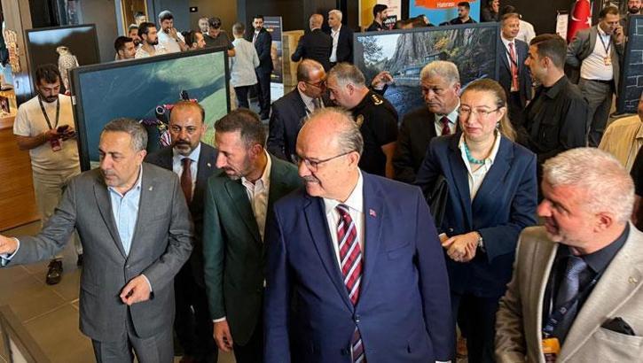 Van Kültür Yolu Festıvali sanatla kapılarını açtı! 300 etkinlik, 9 günlük şölen
