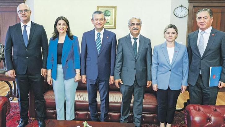 DEM Parti'den Özel'e ziyaret