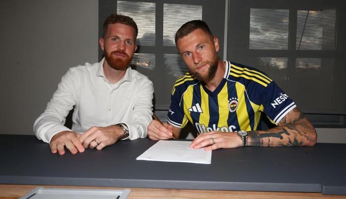 Fenerbahçe, 2 yıldıza imza attırdı!