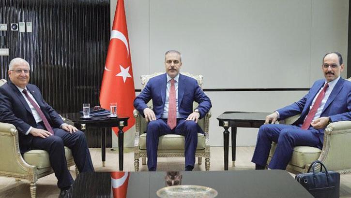 Dışişleri'nde üçlü zirve