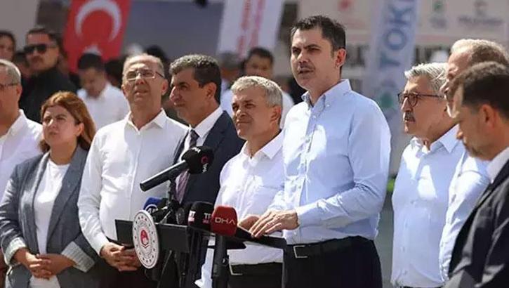 Bakan Kurum Hatay’da: 1 milyon ailemizi yuvalarına kavuşturduk!