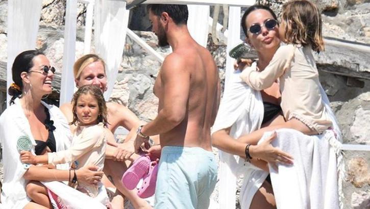 Pelin Akil ve Anıl Altan boşanma sonrası tatile çıktı!