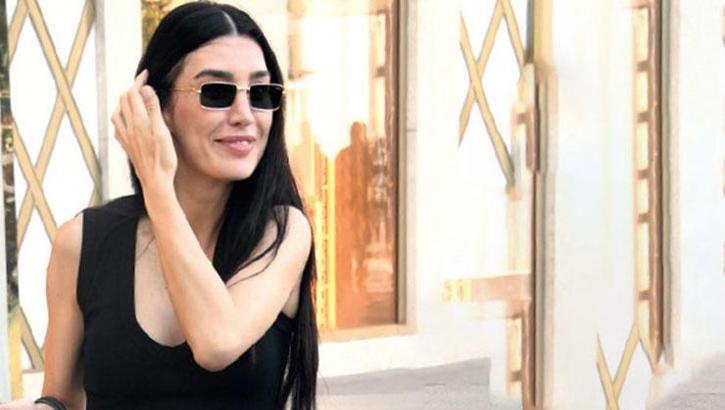 Dünya yıldızıyla karşılaşan Burcu Kıratlı: Jennifer küçükmüş!