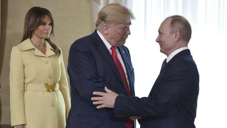 Trump'tan Putin'e dikkat çeken hediye! Gizli belgeler otel yazıcısında unutuldu!