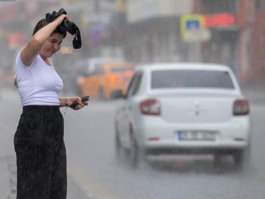 Meteoroloji hava durumu tahmin raporunu açıkladı! Kavurucu sıcaklar gidiyor: Yağmur ve fırtına var