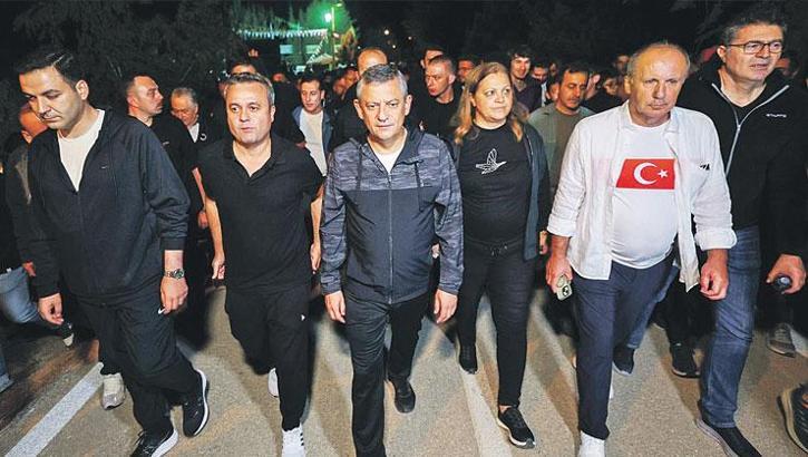 Tarihi günde sembol yürüyüş