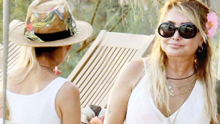 Yonca Evcimik ve Sertab Erener Bodrum’da güneşin tadını çıkardı