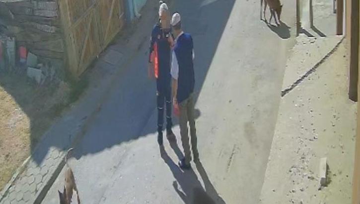 Yaşlı adamı acımasızca darp etti: ‘Köpeklerimi sen mi şikayet ettin?’