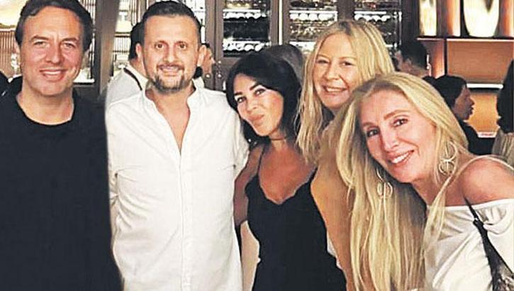 Yıldızlı şefe kendi restoranında aşkından özel parti