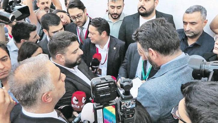 CHP İstanbul'da gergin kongre