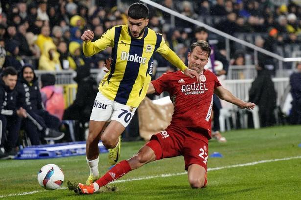 Fenerbahçe, Antalyaspor'u yendi! Rahat nefes aldı