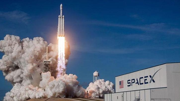 SpaceX’ten bir fırlatma daha! 28 Starlink uydusu başarıyla uzaya gönderildi