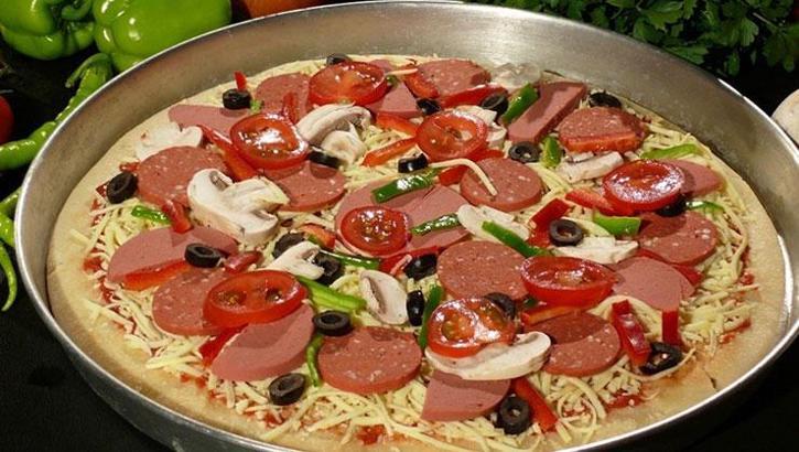 Tağşiş listesindeki pizzacı kendini böyle savundu: Sorumluluk tamamen tedarikçiye aittir