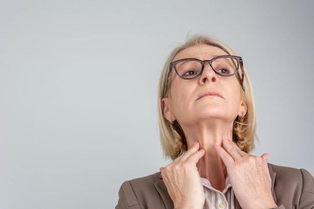 Paratiroid bezlerindeki sorunlar kemik erimesi ve böbrek taşına neden olabilir