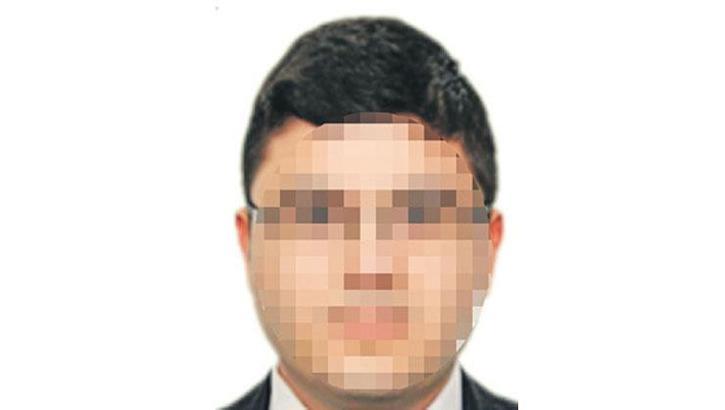 Cinsel mesaj akademisyeni görevden etti