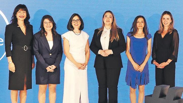 Bilimin cesur kadınlarına tam destek