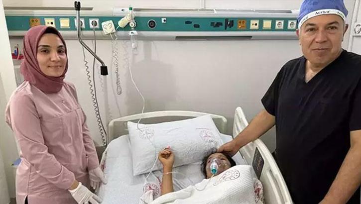 Eşarbını düzeltmek isteyen 16 yaşındaki kız felaketi yaşadı