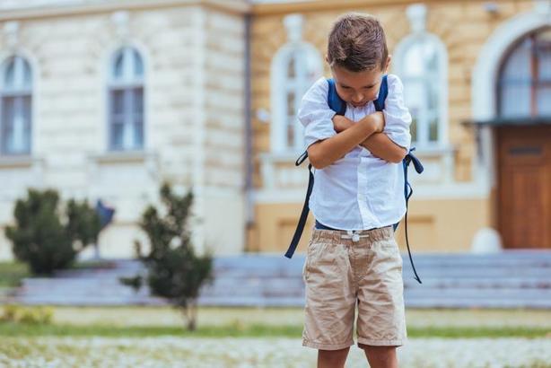 Okula gitmek istememe çocuktaki gizli kaygının göstergesi olabilir