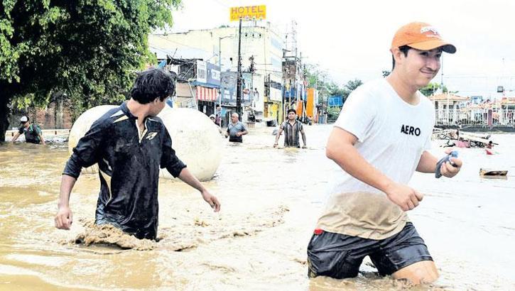 Meksika'da sel 23 can aldı