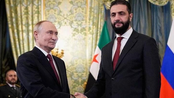 Suriye Cumhurbaşkanı Şara Kremlin'de! Putin'le bir araya geldi