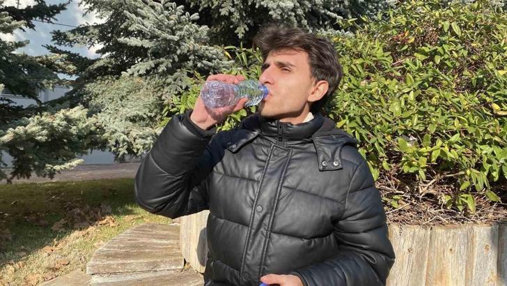 Uzmanlar uyarıyor: Kışın da su içmeyi ihmal etmeyin!