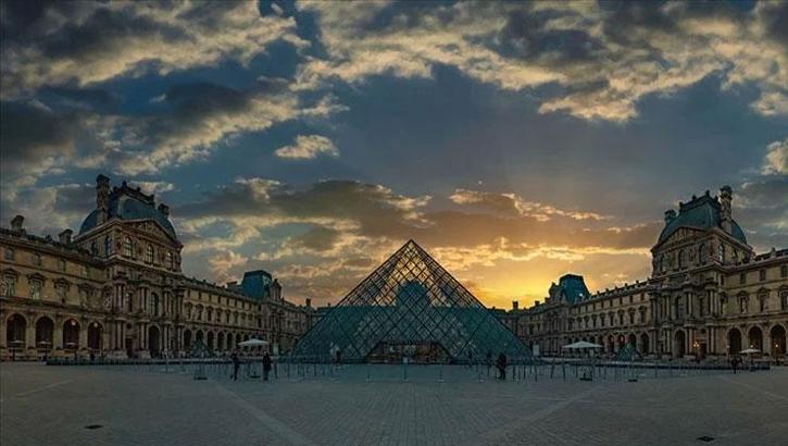 Tüm dünyanın gündemindeki Louvre Müzesi kapılarını yeniden açtı