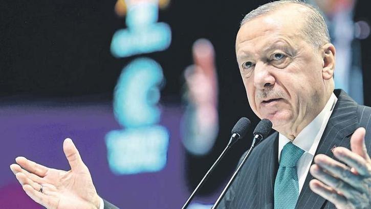 Nifak sokmak isteyenlere aldanmayacağız
