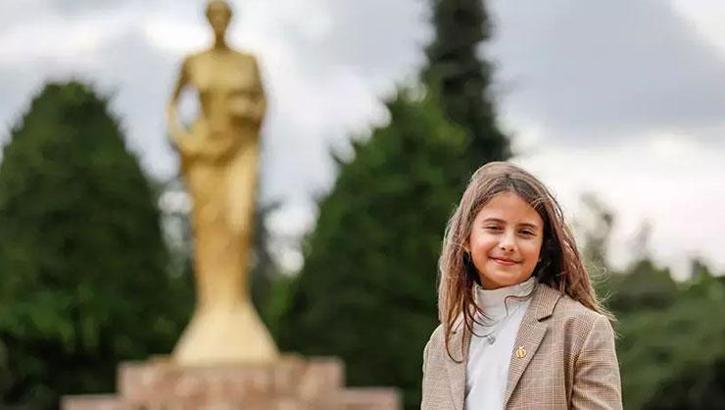 10 yaşındaki Defne Zeynep Enci ilk filmiyle Altın Portakal'da! Hayalini açıkladı