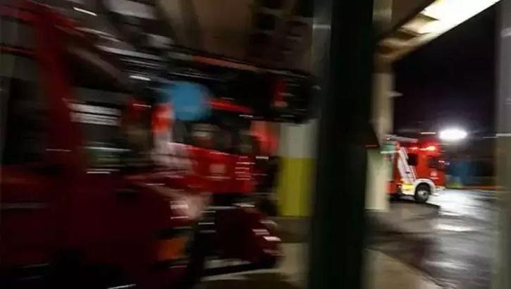 Beyoğlu'nda apartmanda yangın! Mahsur kalan 6 kişi kurtarıldı